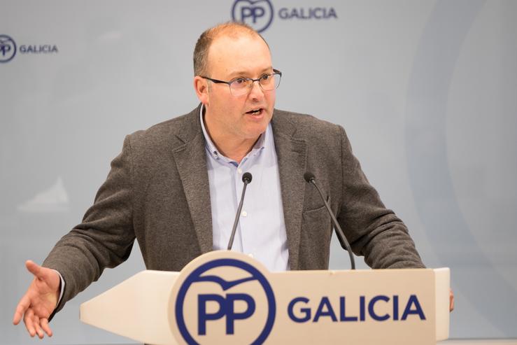 O secretario xeral do PPdeG, Miguel Tellado, na rolda de prensa. PPDEG 