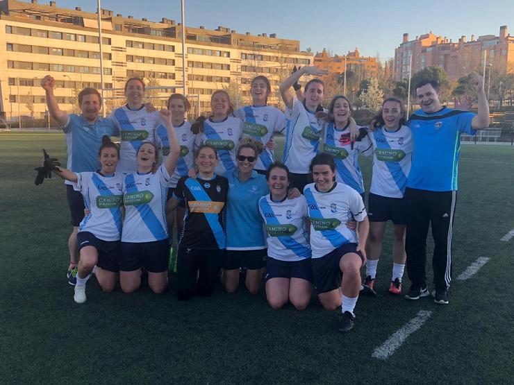 A Selección Galega feminina de fútbol gaélico, logo de proclamarse vencedora do Torneo Internacional de Madrid / Selección Galega (Fb)