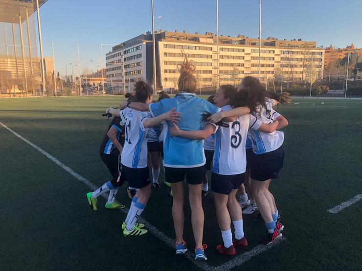 O conxunto feminino celebra o triunfo no Torneo Internacional de Madrid 