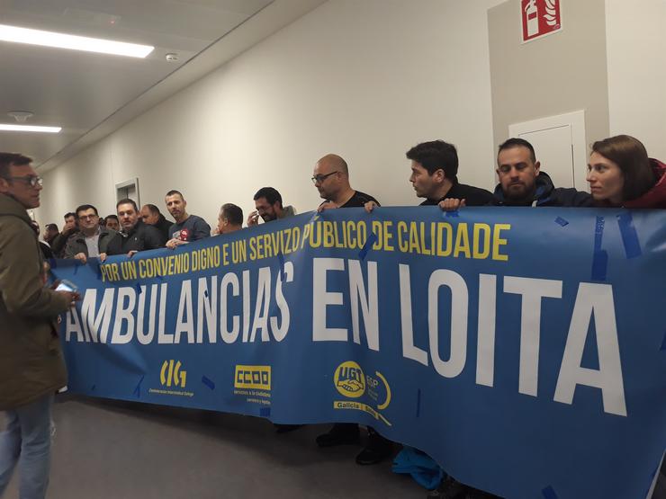 Traballadores de ambulancias de toda Galicia concéntranse nas principais cidades