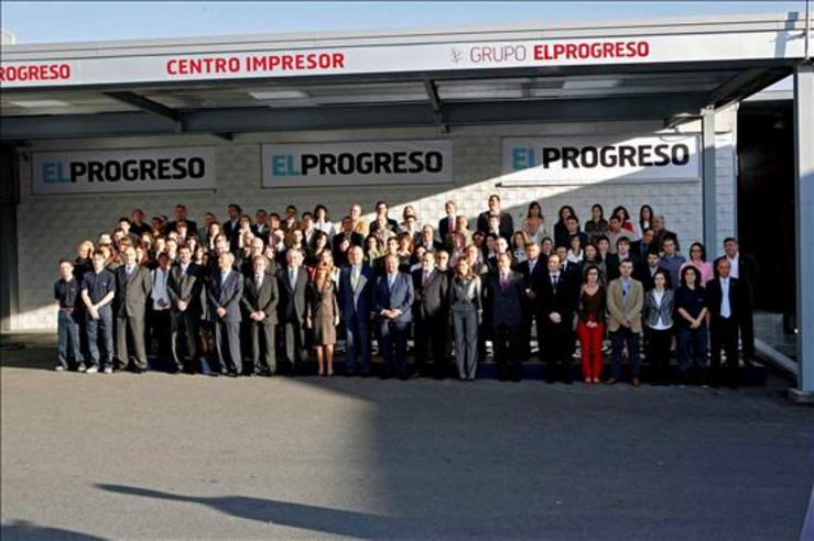 Traballadores do Grupo El Progreso cando o monarca español visitou o xornal / Casa Real Española