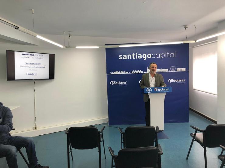 28A.- O Candidato Do PP En Santiago Asegura Que Os Resultados Das Xerais 'Non Son Extrapolables' Ás Locais. PARTIDO POPULAR 