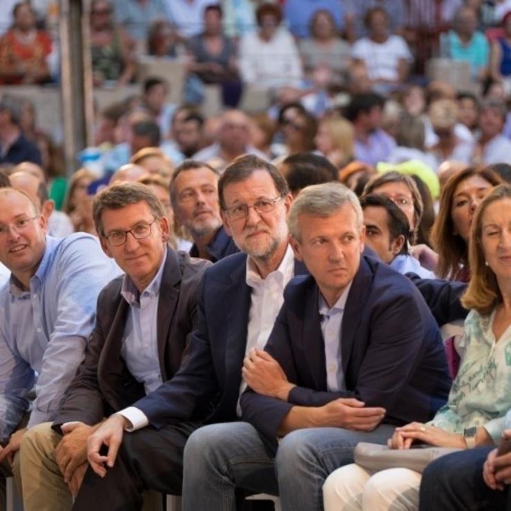 Mariano Rajoy con dirixentes do PP, entre eles, Núñez Feijóo, Alfonso Rueda ou Ana Pastor 