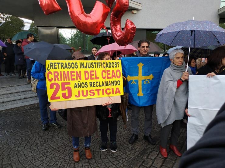 Manifestación polo crime do Cash Record no Ceao / remitida