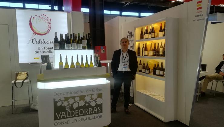 García Pando, Presidente da D.O. Valdeorras no stand de Vinexpo. Foto: Prensa CRDO