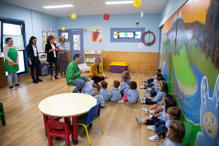 Galicia incrementa o número de prazas públicas en escolas infantís de iniciativa social un 5% no próximo curso. XUNTA 