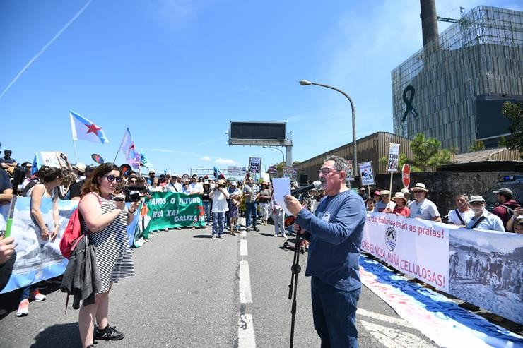 'Marcha contra Celulosas' da Asociación pola Defensa dá Ría de Pontevedra (APDR) entre as alamedas de Marín e Pontevedra (Galicia). Jesús Fernández - Europa Press 