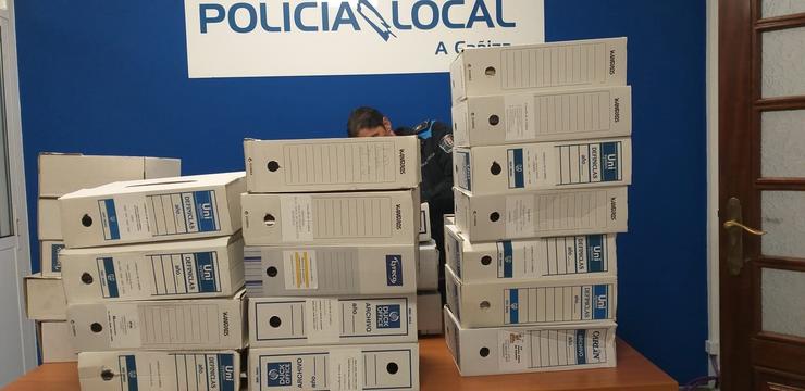 A Garda Civil incauta de vídeos do Concello da Cañiza tras a denuncia pola retirada de documentos. REMITIDA