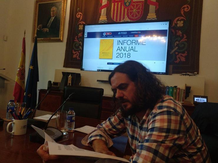 O deputado de En Marea e portavoz nacional de Anova, Antón Sánchez, durante unha reunión en Madrid co gabinete do Defensor do Pobo. ANOVA 