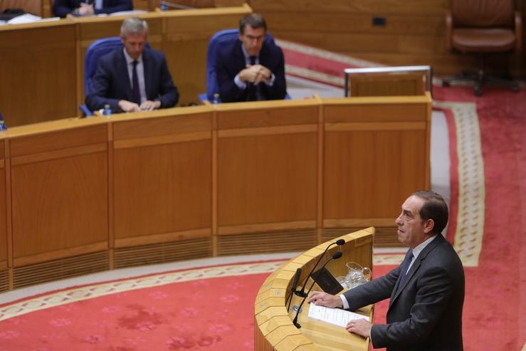 O conselleiro de Facenda, Valeriano Martínez, no Parlamento galego 