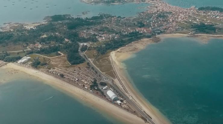 Imaxe aérea da Illa de Arousa durante a celebración do Atlantic Fest 