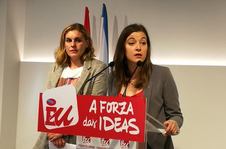 A coordinadora nacional de Esquerda Unida (EU), Eva Solla, e a responsable da área de Muller do partido, Raquel Bernárdez, en rolda de prensa.. ESQUERDA UNIDA 