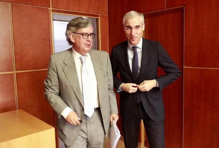 O conselleiro de Economía, Francisco Conde, á dereita. XUNTA / Europa Press