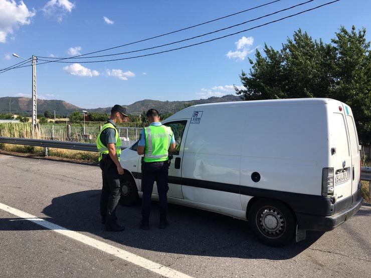 A Garda Nacional Republicana colabora coa Garda Civil de Verín (Ourense) no verán en seguridade cidadá.. GARDA CIVIL 
