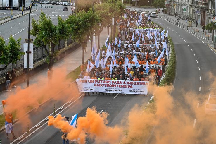 Manifestantes de Alcoa marchan  na Coruña. M. Dylan - Europa Press