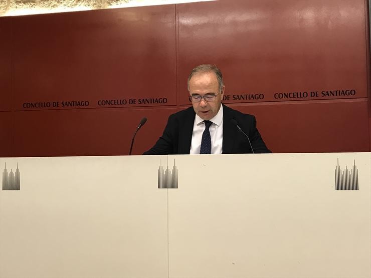 O alcalde de Santiago de Compostela, Xosé Sánchez Bugallo, ofrece unha rolda de prensa no Concello compostelán / Europa Press