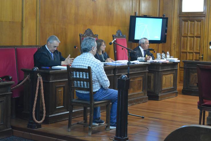 Xuízo en Ourense contra acusado de matar á súa muller no Carballiño. 