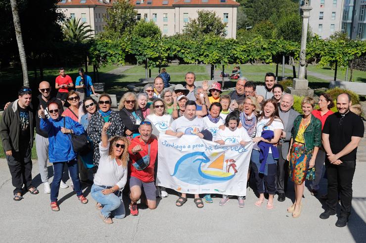 A directora de Turismo de Galicia, Nava Castro, recibe a un grupo de peregrinos integrado por persoas con incapacidade. XUNTA 