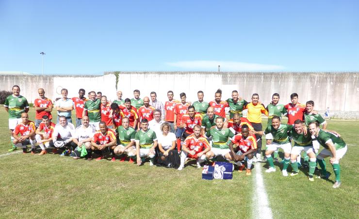 Internos da prisión de Teixeiro (A Coruña) nun encontro deportivo. DELEGACIÓN DO GOBERNO 