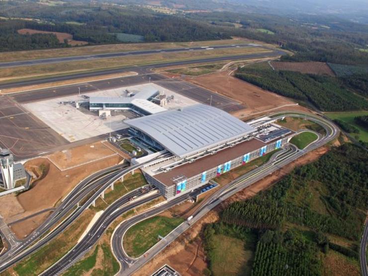 Vista aérea do aeroporto de Lavacolla, en Santiago de Compostela 