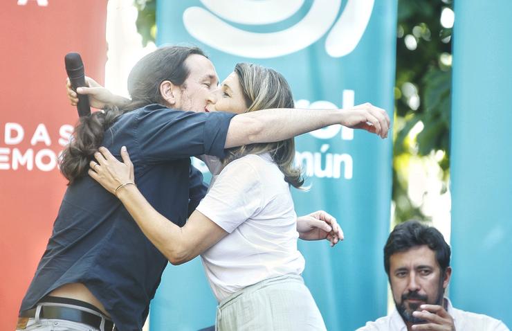 O líder de Podemos, Pablo Igrexas, e a candidata galega de En Comun Unidas Podemos,Yolanda Diaz, interveñen no acto de Podemos en Ferrol, Galicia. Mero Barral - Europa Press - Arquivo