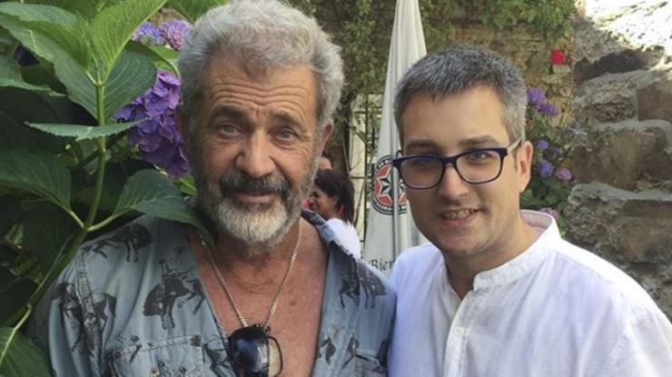 Mel Gibson, co fillo do dono do restaurante Cantábrico da Fonsagrada / LX