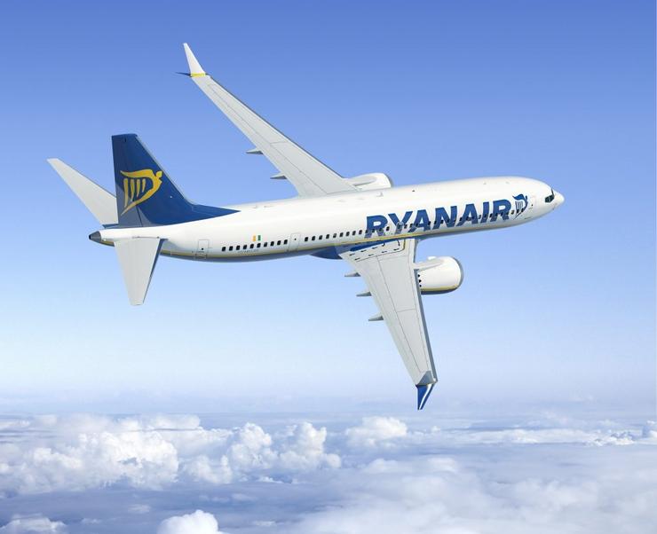 Avión de Ryanair. RYANAIR - Arquivo