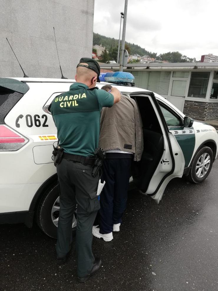 Momento dunha detención. GARDA CIVIL