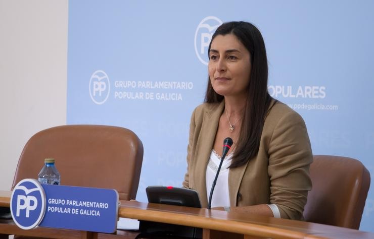 A viceportavoz do grupo parlamentario do PPdeG, Marta Rodríguez, en rolda de prensa. CEDIDA 