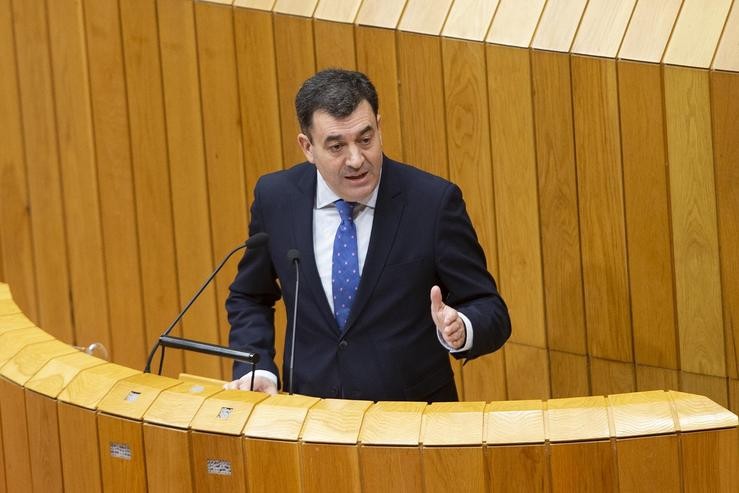 O conselleiro de Cultura e Turismo, Román Rodríguez, comparece no Parlamento de Galicia. XUNTA - Arquivo / Europa Press