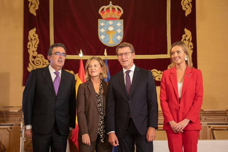O titular do Goberno galego preside a firma dun convenio coa Fundación Amancio Ortega. XUNTA DE GALICIA