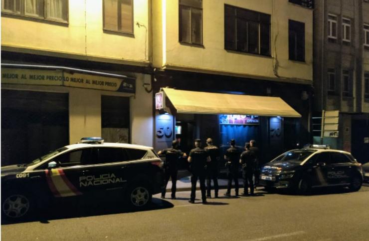 Detida unha muller por causar altercados en dous locais de lecer de Lugo.. POLICÍA NACIONAL
