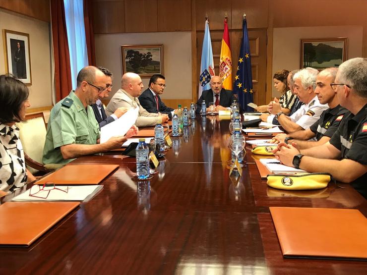 O delegado do Goberno, Javier Losada, e o conselleiro de Medio Rural, José González, reúnense para abordar  a campaña de incendios forestais. DELEGACIÓN DO GOBERNO 