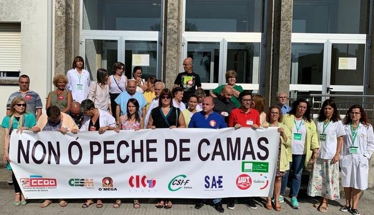 Concentración da comisión de centro de Santiago polo traslado da Unidade de Paliativos para denunciar a perda de camas e de persoal.. CIG / Europa Press