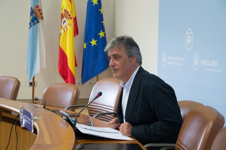 O portavoz parlamentario do PPdeG, Pedro Puy, en rolda de prensa.. PPDEG / Europa Press