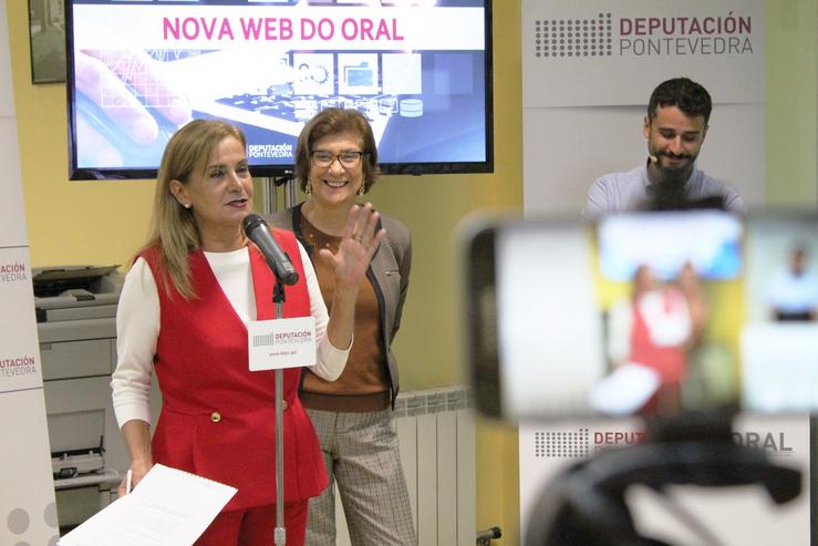A presidenta da Deputación de Pontevedra, Carmela Silva, presenta a nova web do ORAL 