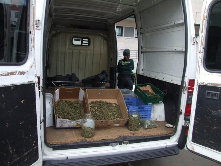 Detido un veciño de Xinzo por tráfico de drogas ao intervirlle cogollos de marihuana nun secadeiro 