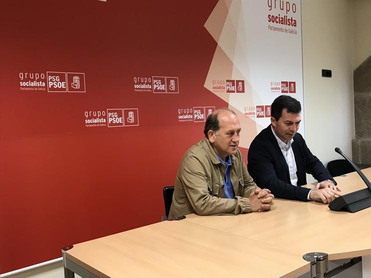 Xoaquín Fernández Leiceaga e Gonzalo Caballero nunha rolda de prensa ofrecida este luns 