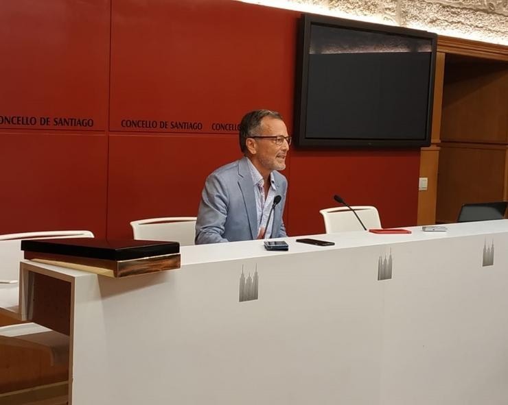 Agustín Hernández na rolda de prensa de despedida do Concello de Santiago / Europa Press