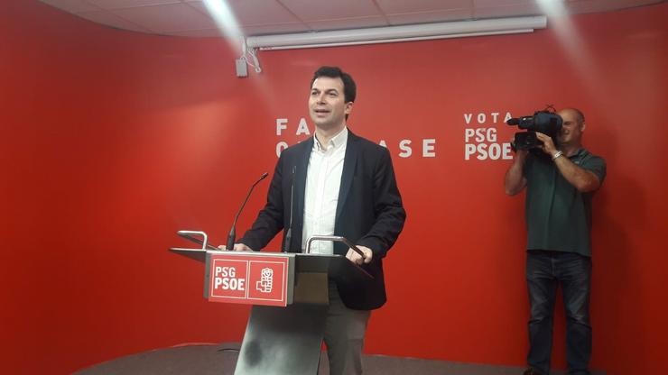 Gonzalo Caballero, secretario xeral do PSdeG, en rolda de prensa na sede do Partido Socialista en Santiago.. EUROPA PRESS - Arquivo 