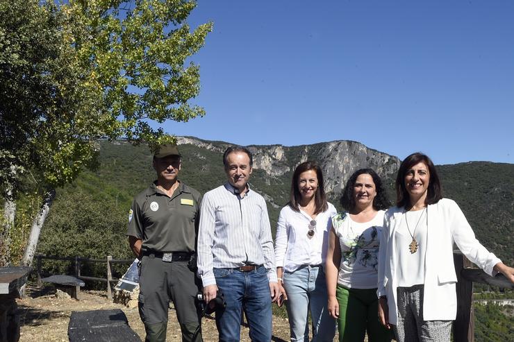 A conselleira de Medio Ambiente, Anxos Vázquez, visita o parque de Serra da Enciña da Lastra. XUNTA DE GALICIA / Europa Press