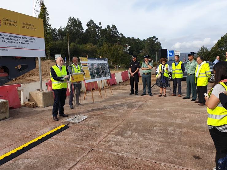 O delegado do Goberno, Javier Losada, supervisa as obras da Rocha (A Coruña). DELEGACIÓN DO GOBERNO 