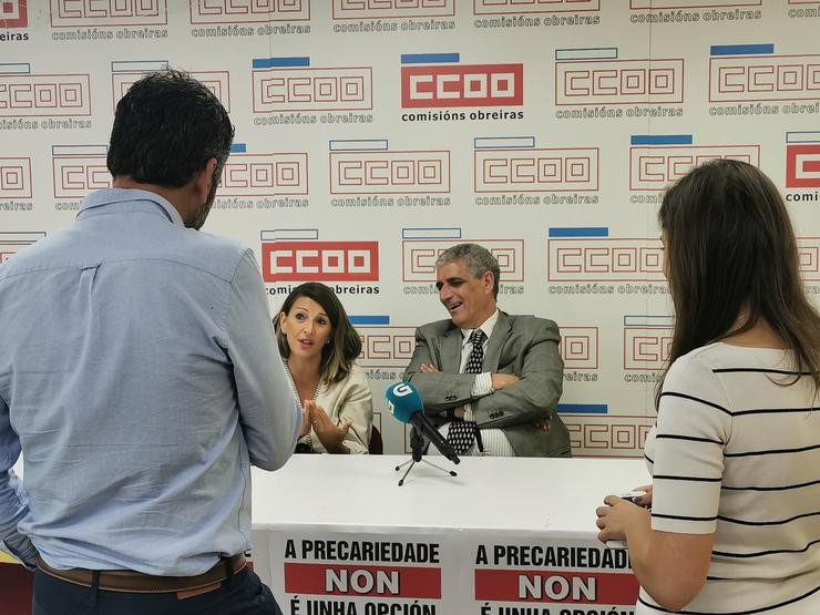 A deputada de Galicia en Común Yolanda Díaz nunha rolda de prensa tras reunirse con técnicos de enfermaría.. MAURO BASTÓN-EUROPA PRESS 