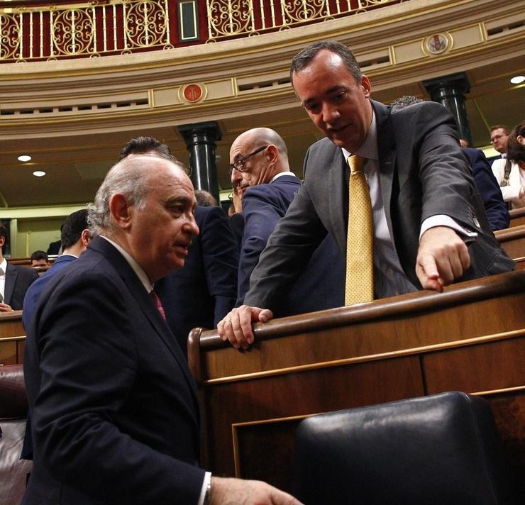 O exministro do Interior Jorge Fernández Díaz e o exsecretario de Estado de Seguridade Francisco Martínez. EUROPA PRESS - Arquivo / Europa Press