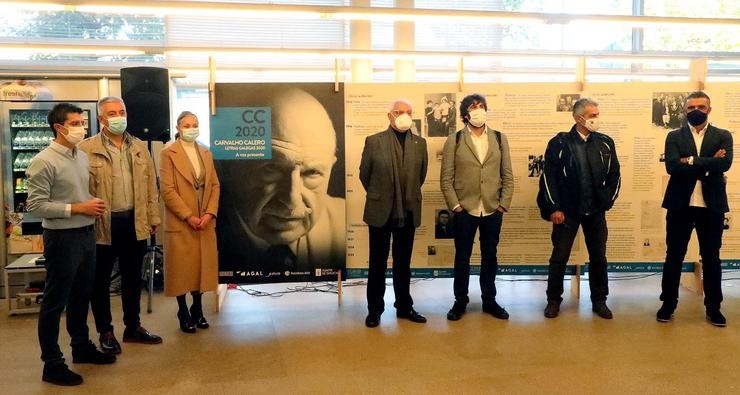 O secretario xeral de Política Lingüística, Valentín García, visita a mostra sobre Ricardo Carvalho Calero na Biblioteca Pública de Santiago Ánxel Casal. CONSELLERIA DE CULTURA / Europa Press