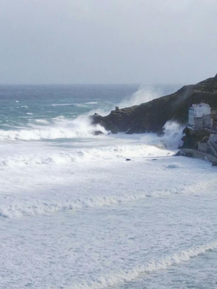 Ondada na costa de Galicia. EUROPA PRESS - Arquivo 