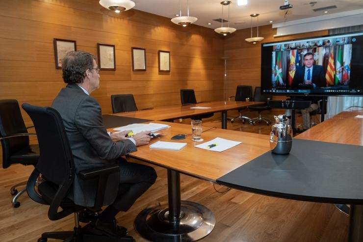 O presidente da Xunta, Alberto Núñez Feijóo, durante a XXIII Conferencia de Presidentes, na que participan o presidente do Goberno, Pedro Sánchez, e a presidenta da Comisión Europea, Ursula von der Leyen.. XUNTA 