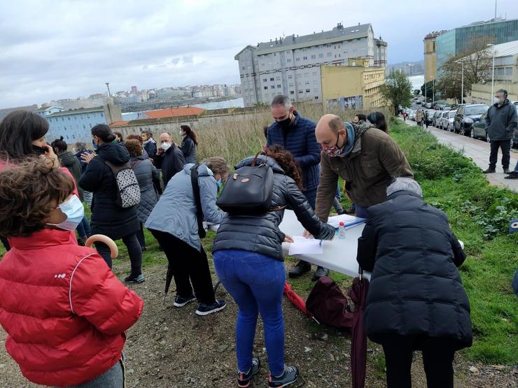 Recollida de firmas en rexeitamento ao proxecto urbanístico das Percebeiras 