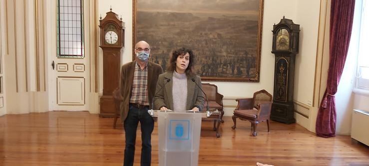 Os concejalesdel BNG na Coruña Francisco Jorquera e Avia Veira en rolda de prensa sobre o novo hospital. BNG 
