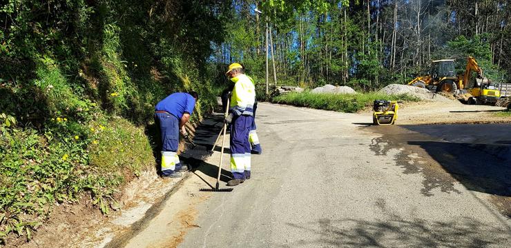 Obras de asfaltado para detectar lindano en Ou Contrasto. Abril 2018.. CONCELLO DO PORRIÑO - Arquivo 